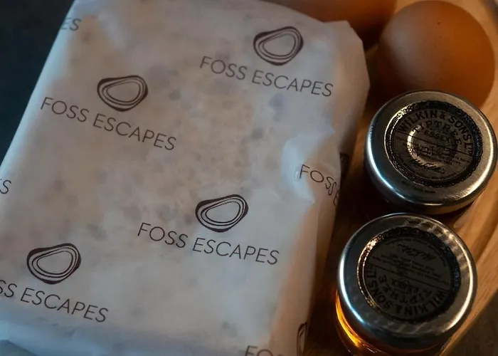 The Squirrel * Sneaton